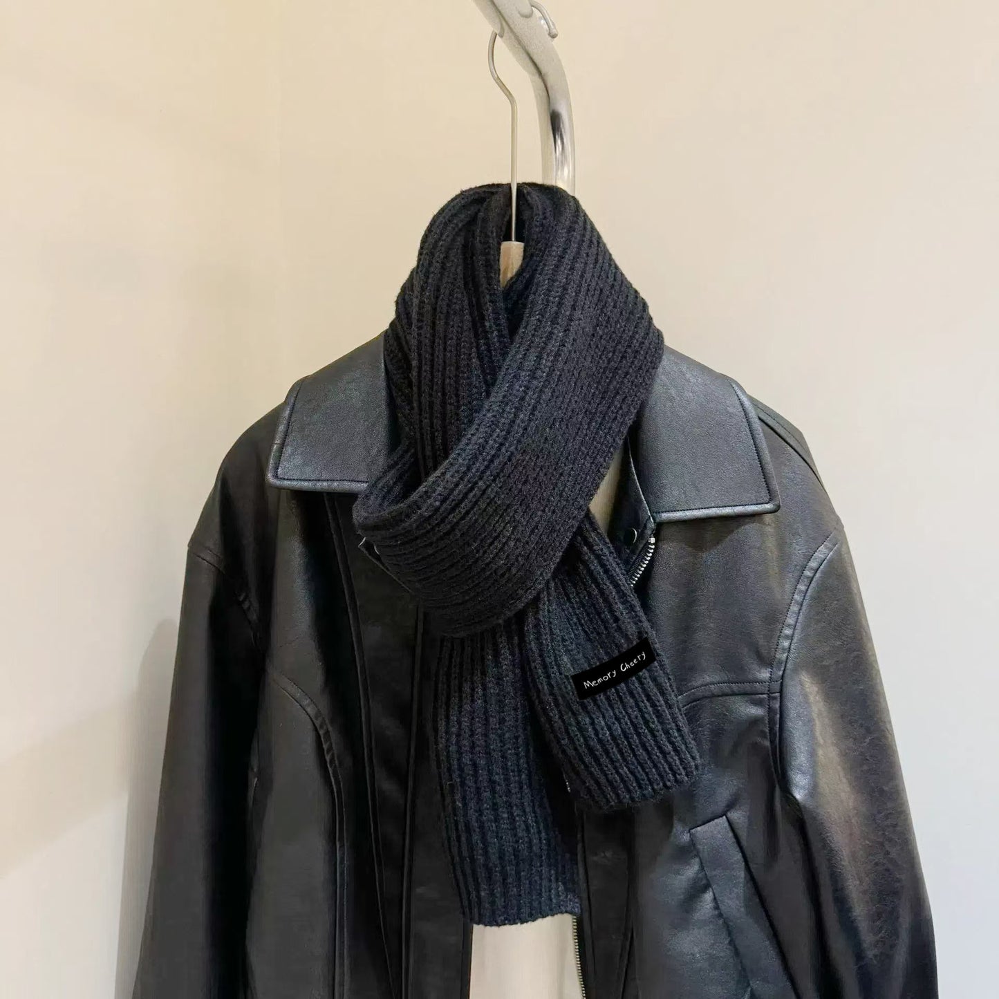 Chic cafe knitted scarf