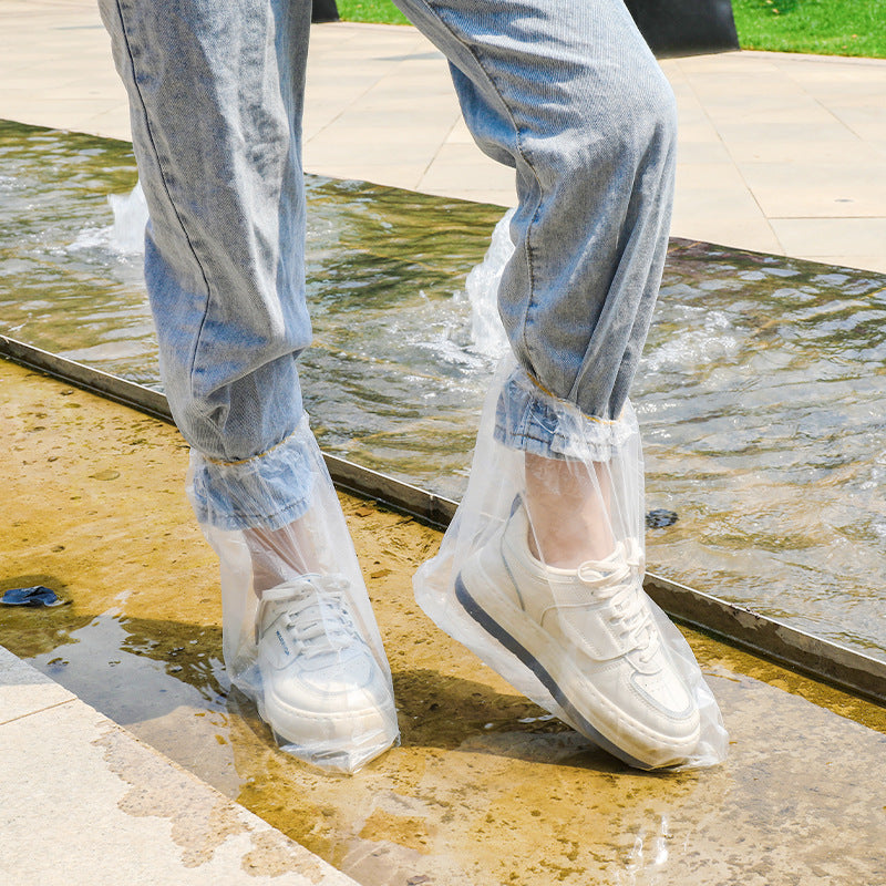 Universal fit disposable shoe cover