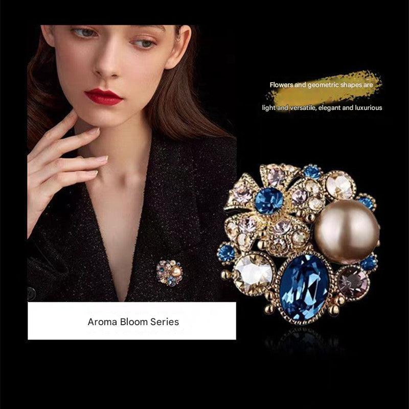 Elegant Pearl Flower Brooch Image 1