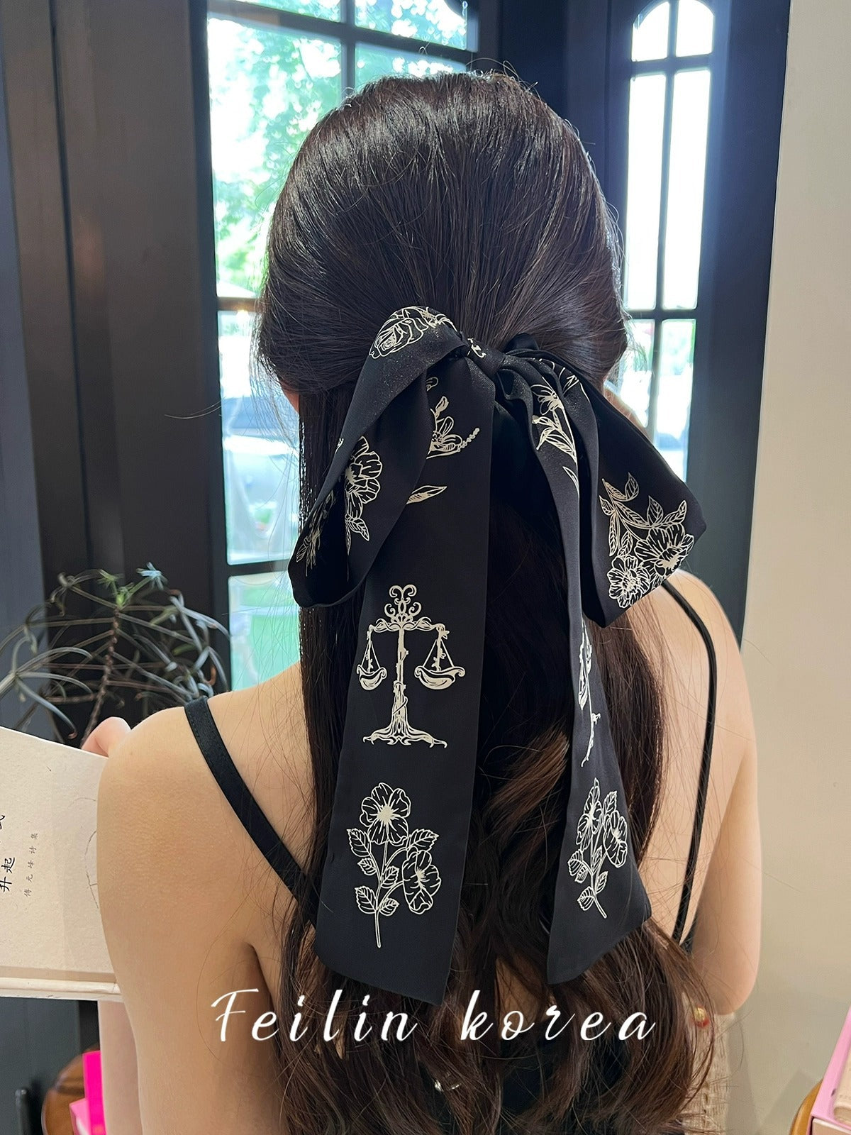 Elegant bow-knot hair tie in fabric
