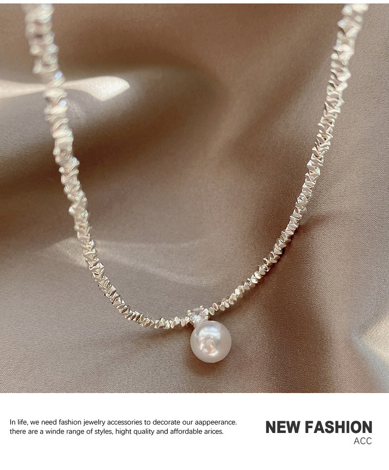 Chic Women's Silver Pearl Necklace Image 1