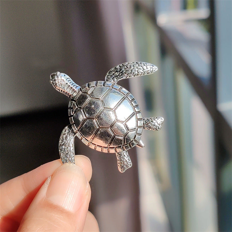 Detailed Alloy Animal Brooch