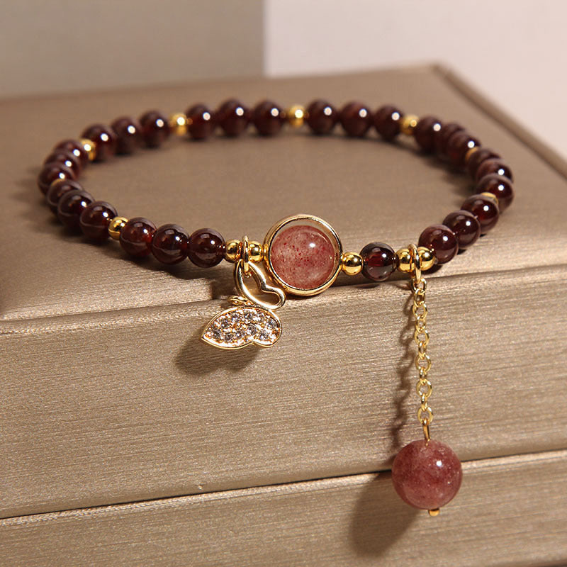 Stylish garnet jewelry display