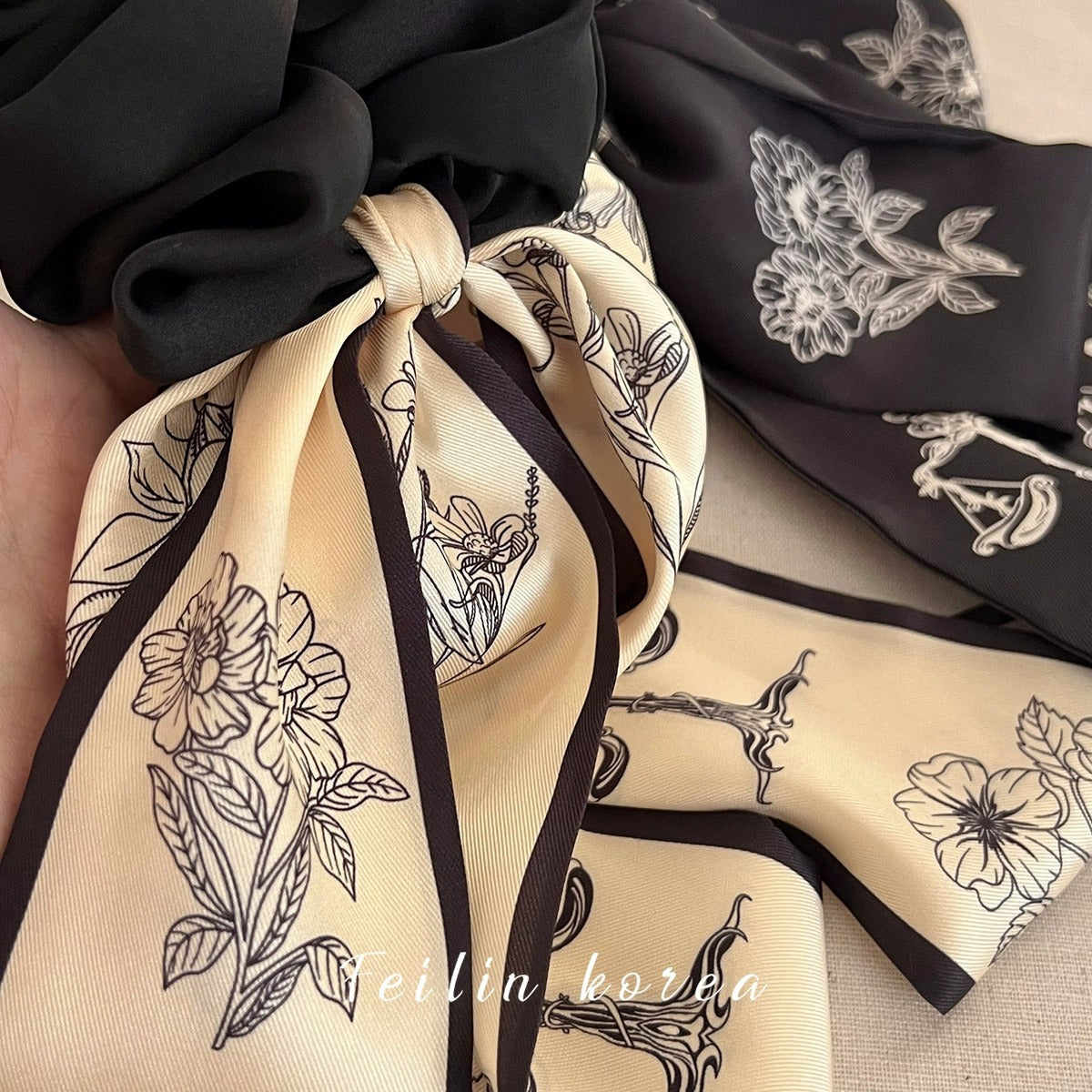 Stylish hair accessory for women in black