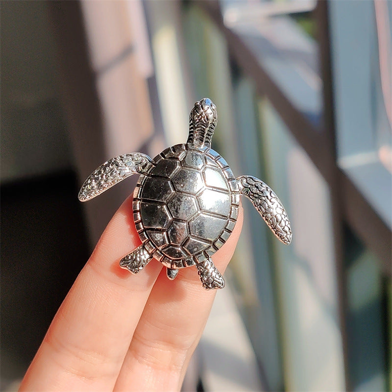 Creative Turtle Brooch in Silver