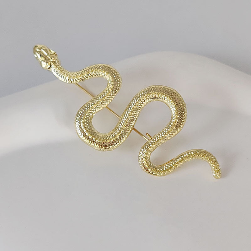 stylish snake brooch silver