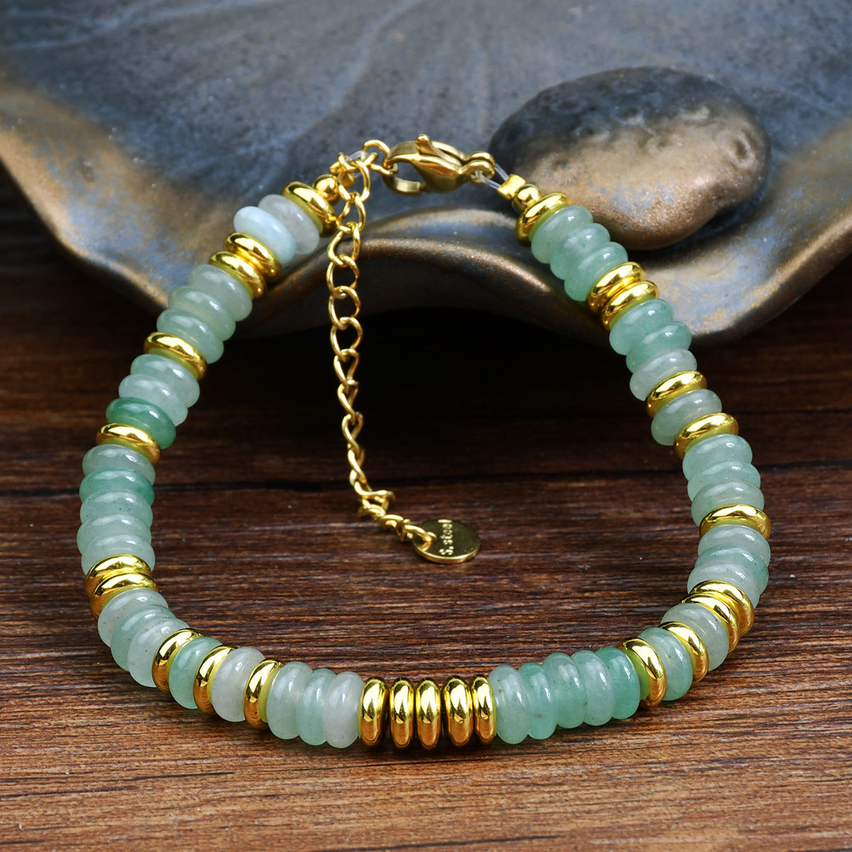 Geometric pattern bracelet on display image 3