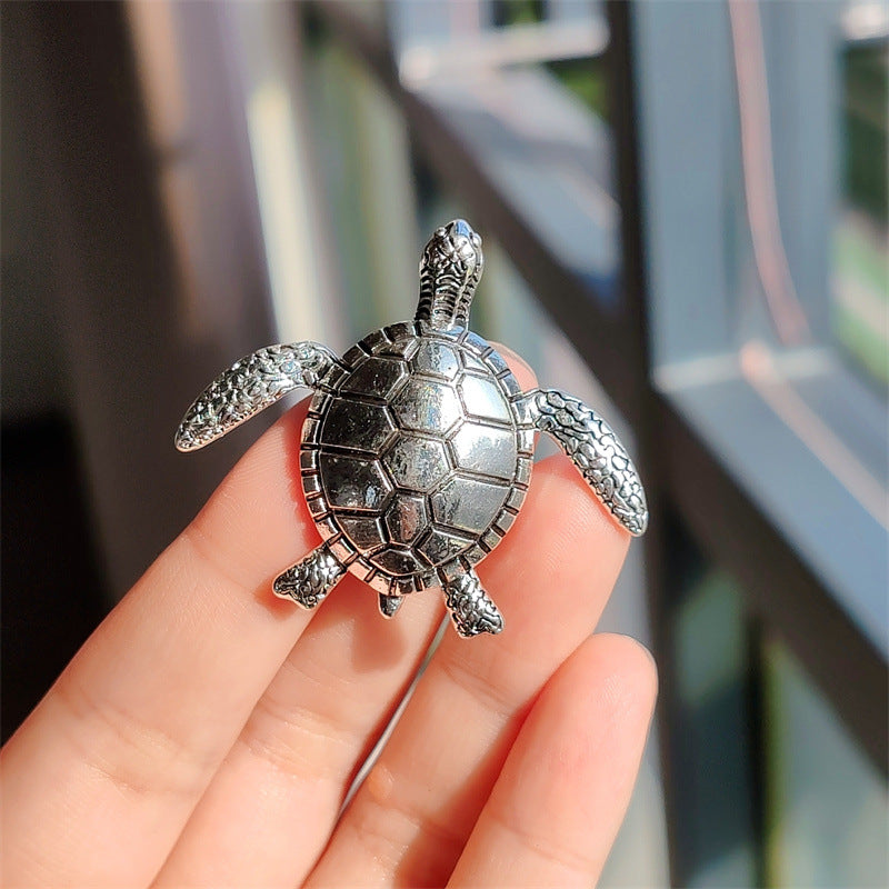 Detailed Alloy Animal Brooch