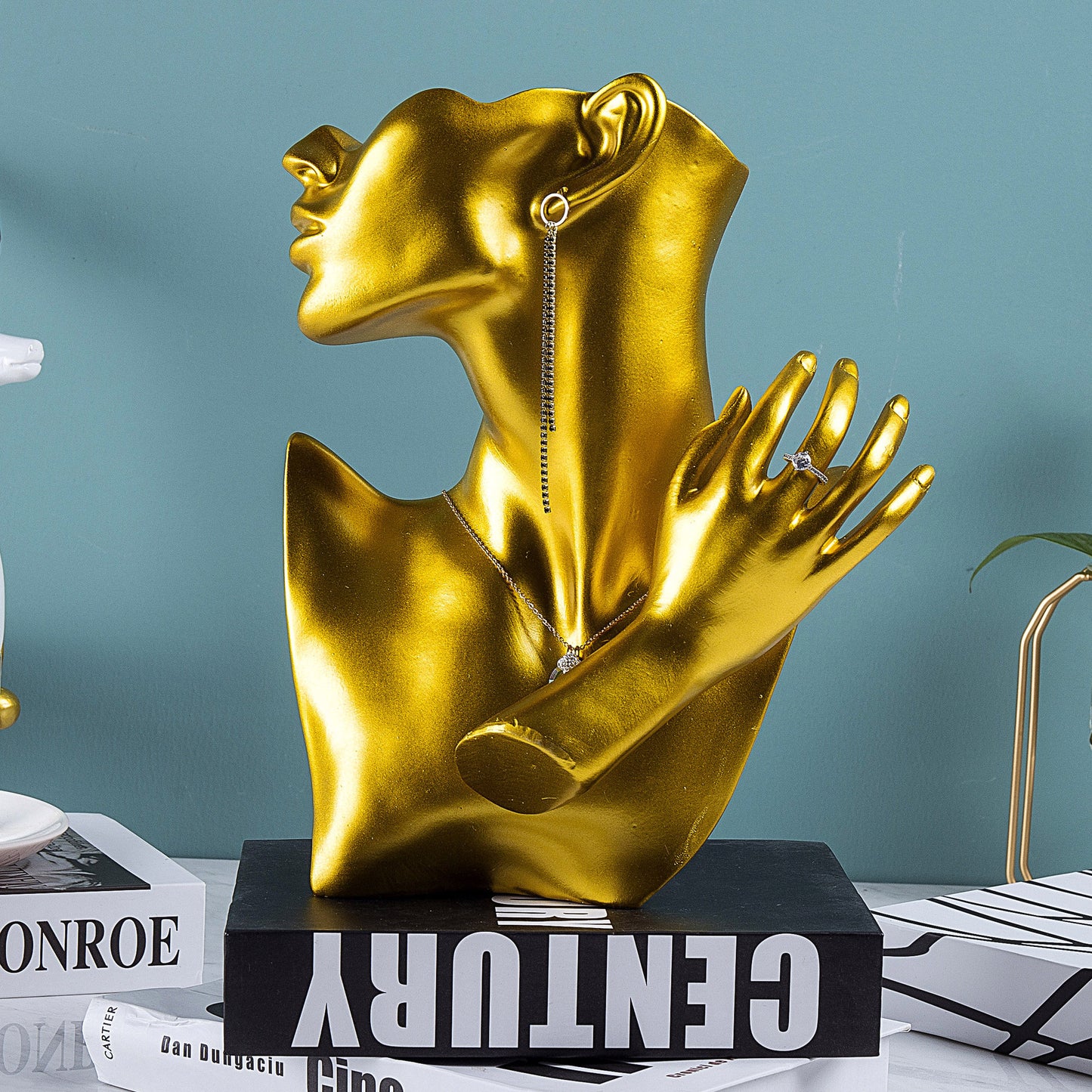 elegant woman mannequin statue for jewelry display
