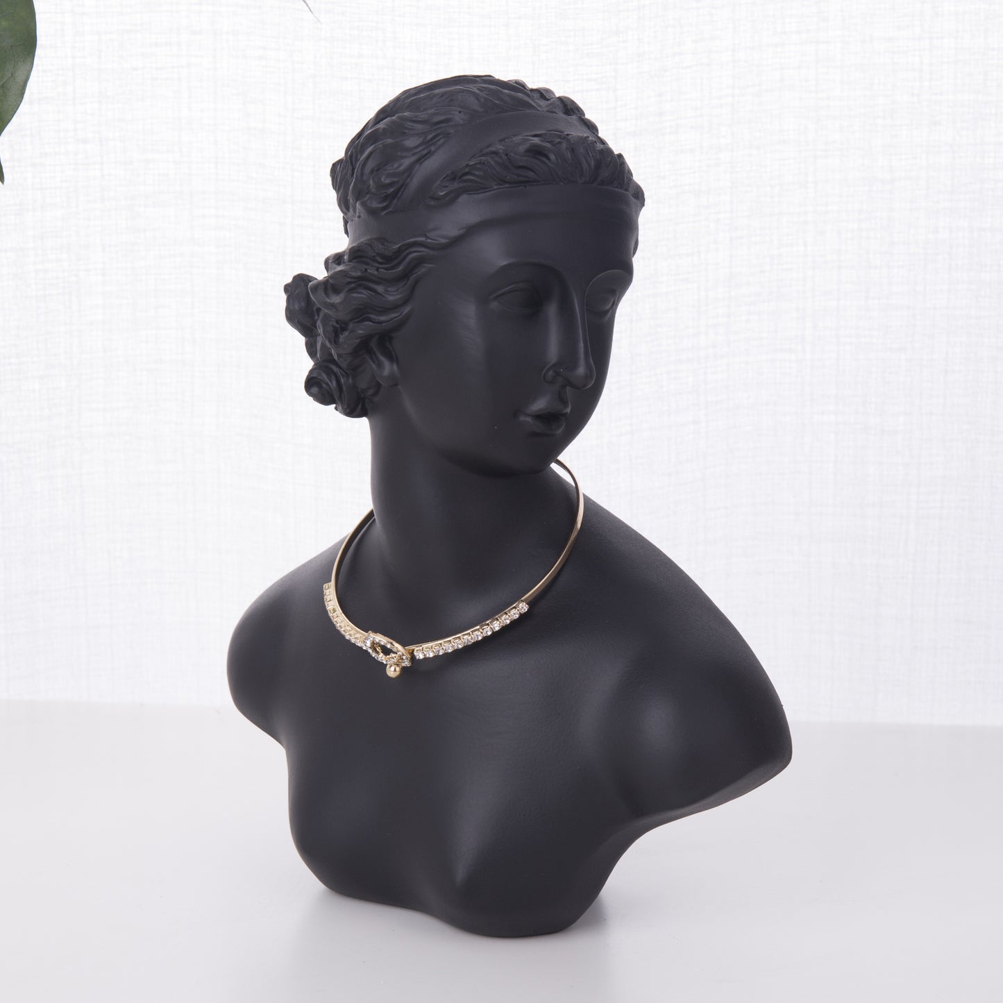nordic design mannequin for necklace display