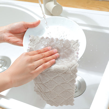 Microfiber dish cloth for absorbent cleaning