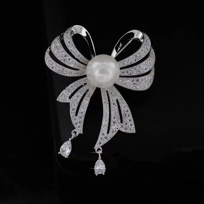 Fashionable ribbon brooch with rhinestones