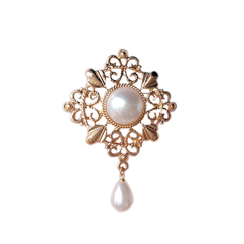 Elegant Vintage Pearl Brooch - Side View