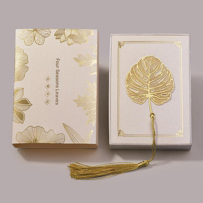 Stylish metal bookmark with intricate designs