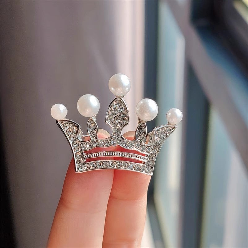 Silver crown brooch accessory