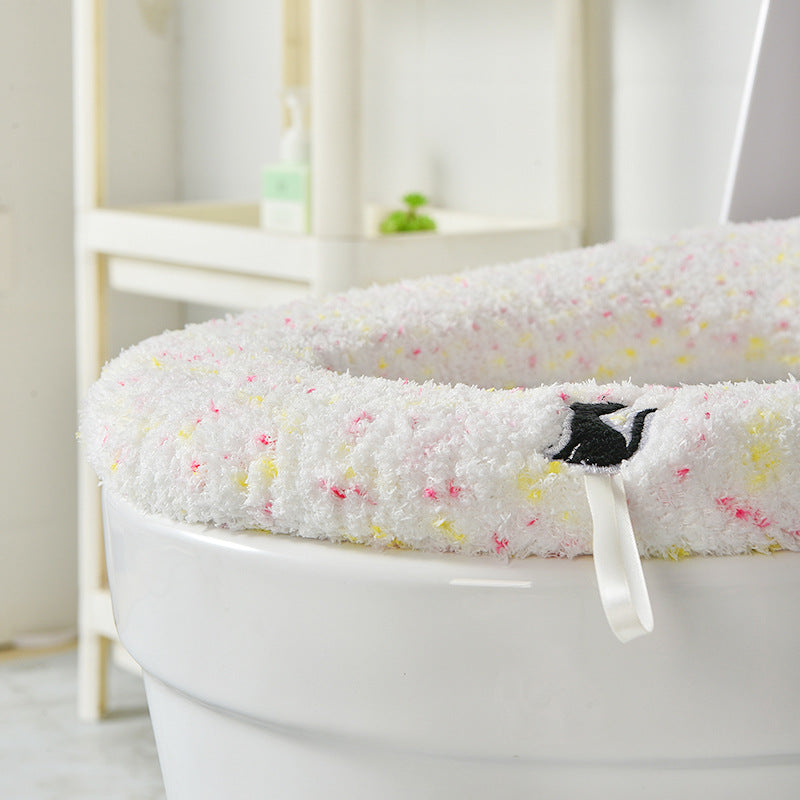 Cozy toilet seat cover in gold powder cat design
