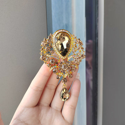 Vintage crystal drop brooch image 8