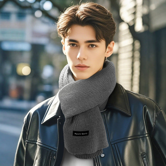 Fashionable scarf in blue