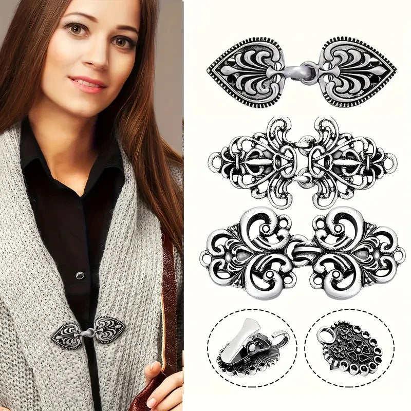 Stylish scarf clip in gold finish