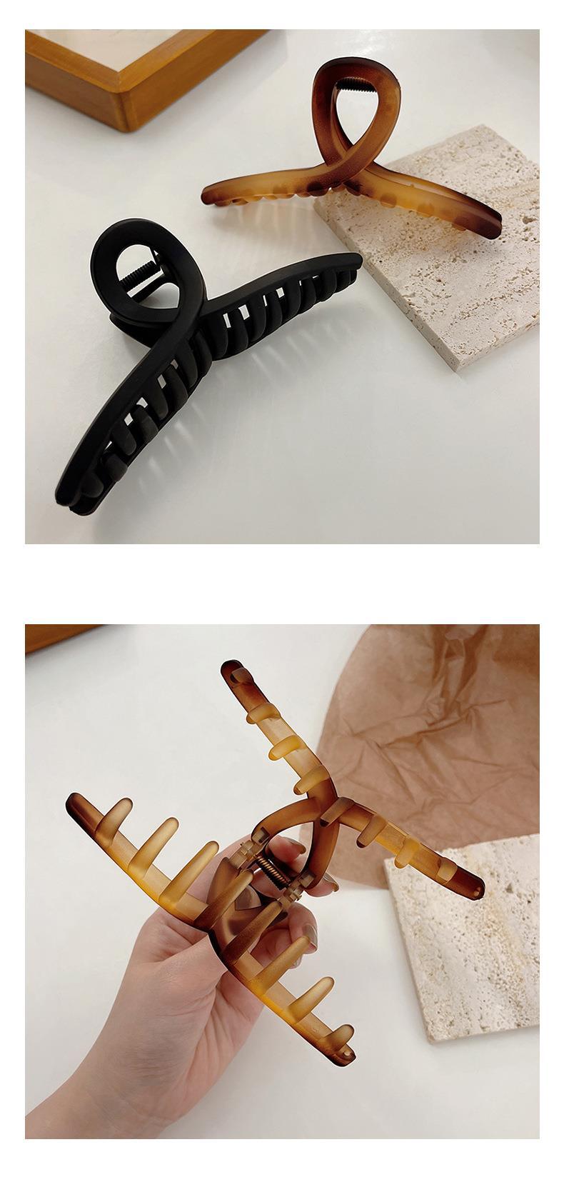 Durable Handcrafted Hair Clip Design - Image 4