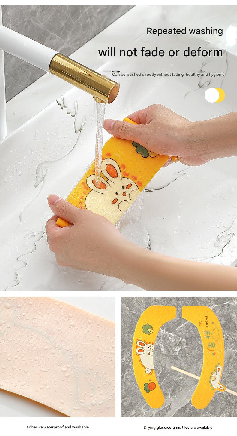 Comfortable toilet seat cover with easy installation