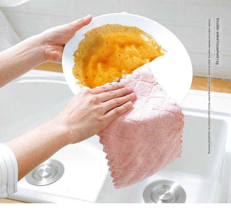 Microfiber cleaning cloth with stylish patterns