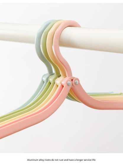 Functional hanger designed for travelers image 9