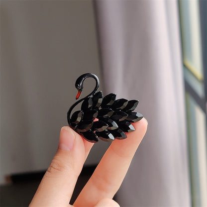 Alloy fashionable brooch in swan shape