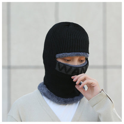 Insulated cycling hat for winter outdoor activities