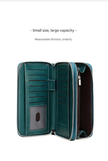 Stylish women's clutch for casual use