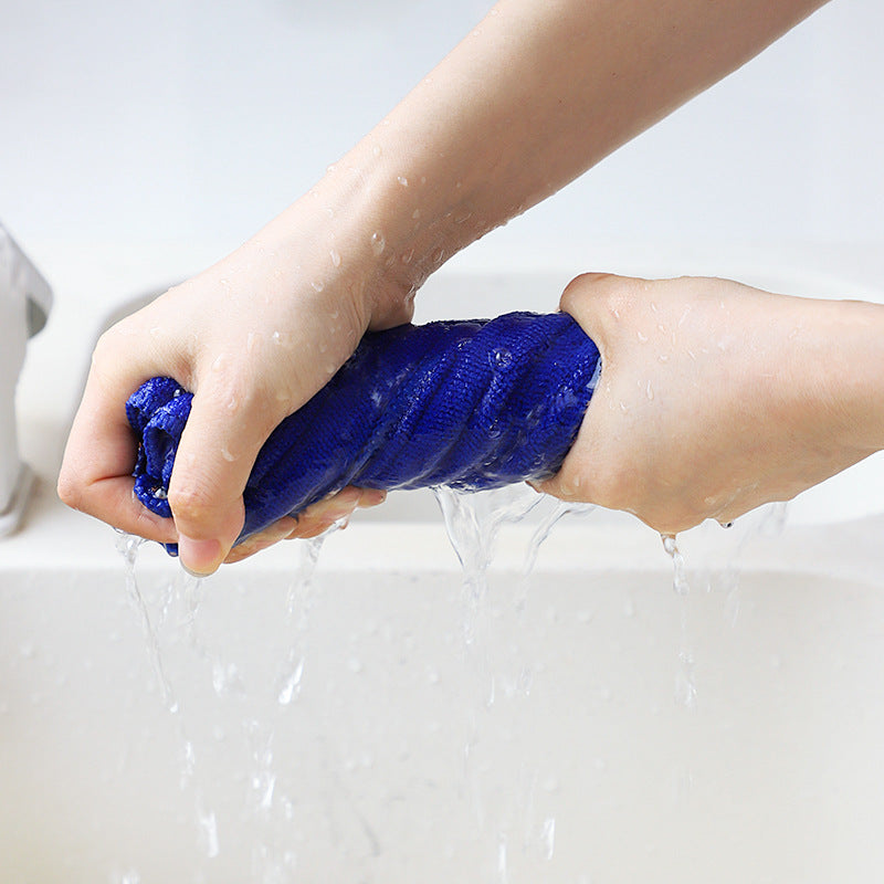 Microfiber cloth for glass cleaning