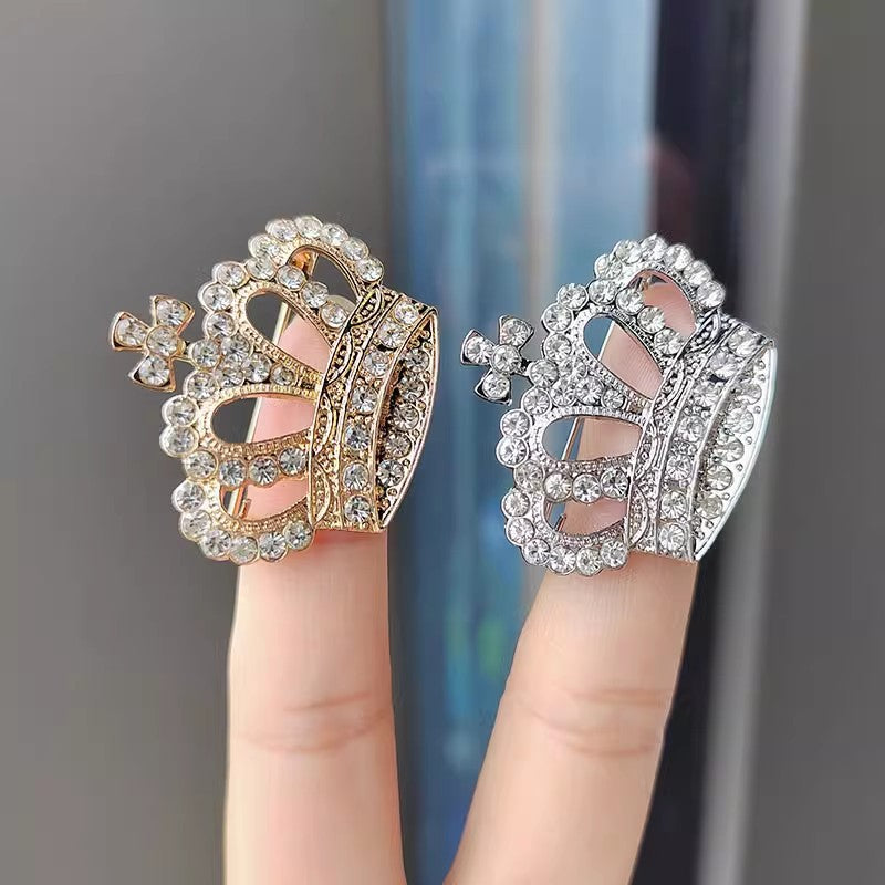 Silver crown brooch accessory