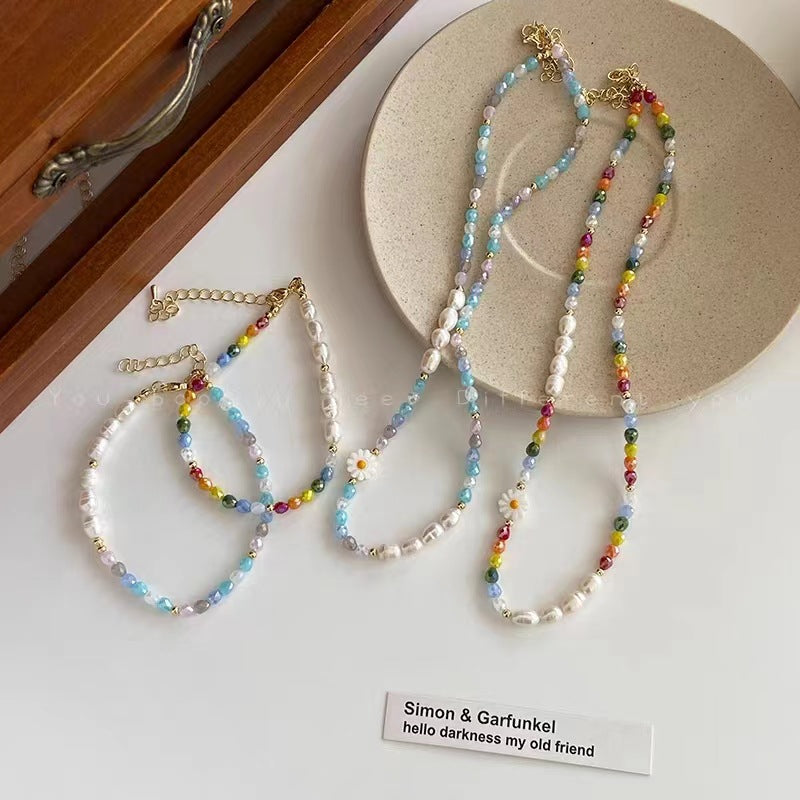 Floral Necklace with Pearls for Elegant Look - Image 9