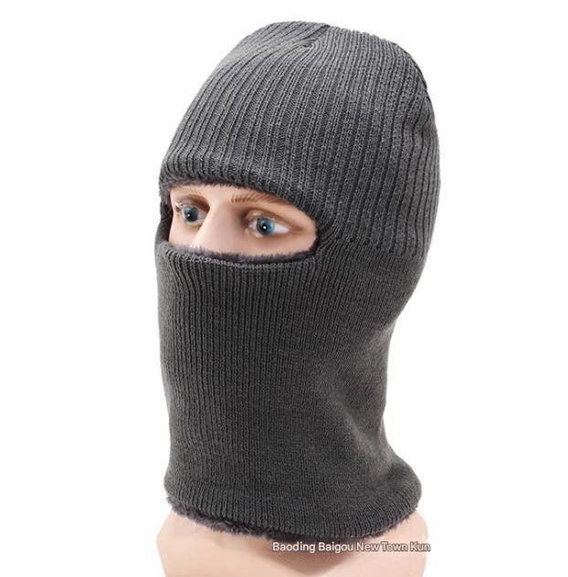 unisex knitted winter beanie in black