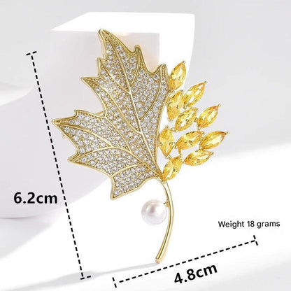 Fashionable golden brooch for outfits