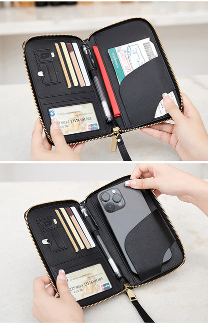 Lightweight passport holder in green