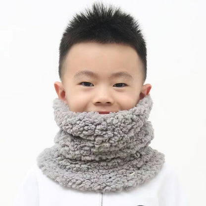 Winter scarf set for children with bear design