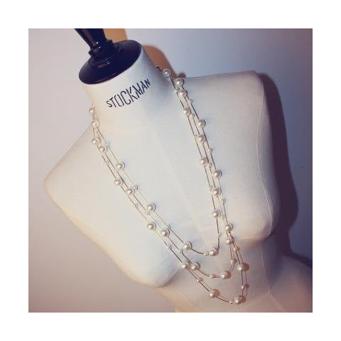 Long pearl necklace for casual and formal occasions