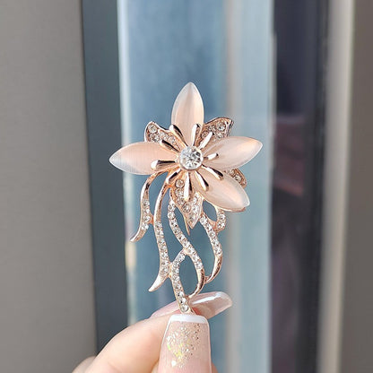 stylish crystal flower pin