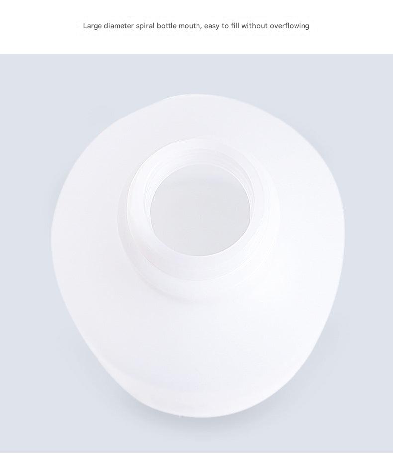 Lightweight plastic spray bottle 4