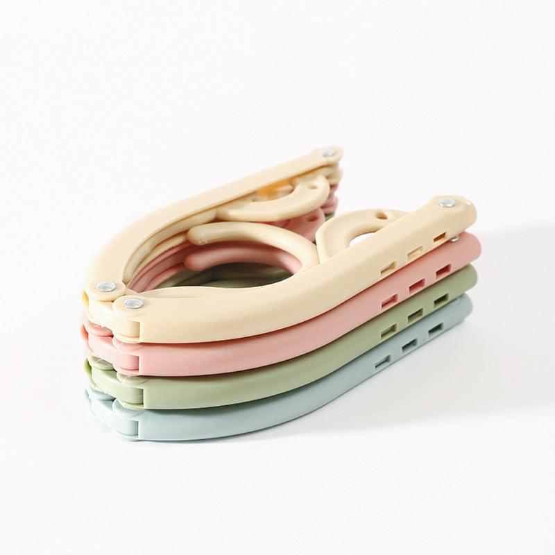 Durable plastic clothes hanger close-up image 4