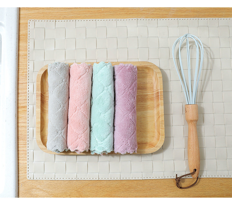 Microfiber dish cloth for absorbent cleaning