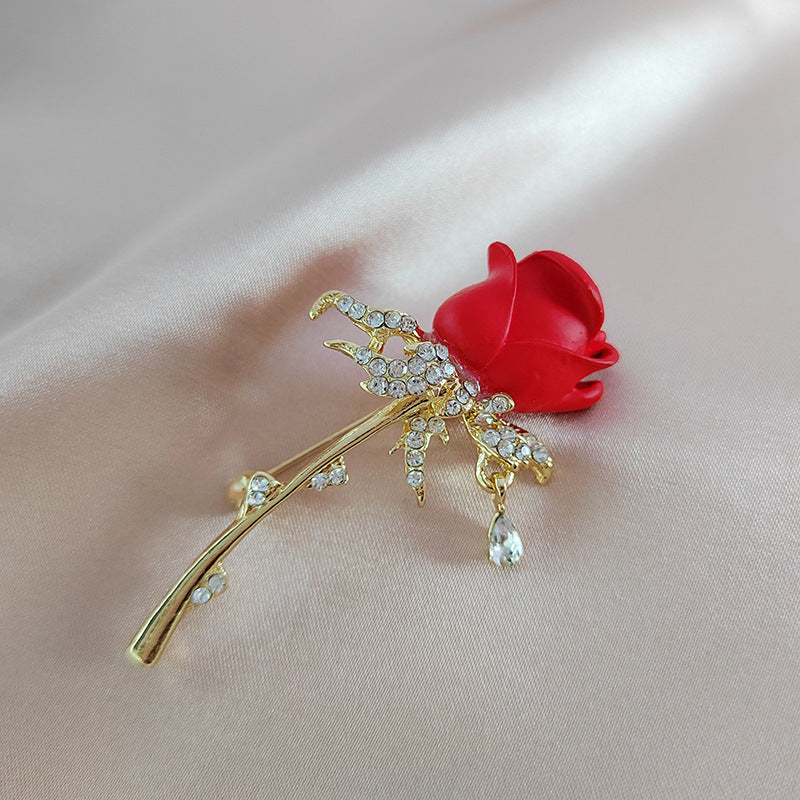 Elegant floral brooch with rhinestones - tulip design