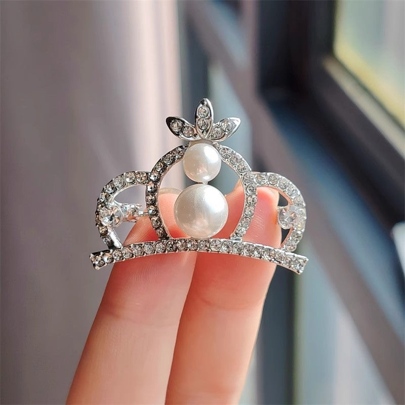 Silver crown brooch accessory