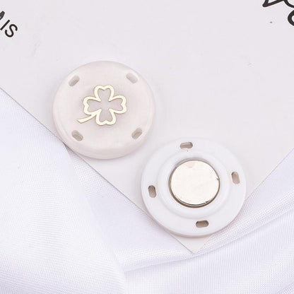 Invisible button for coats and bags