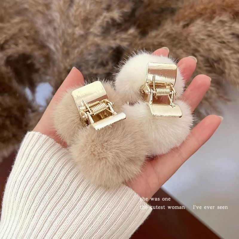 Plush Metal Hair Claw in Pink