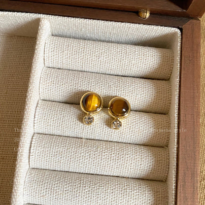 Teardrop shape tiger eye earrings