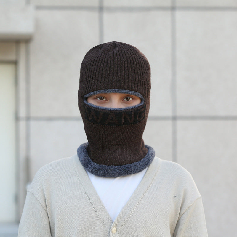 Insulated cycling hat for winter outdoor activities