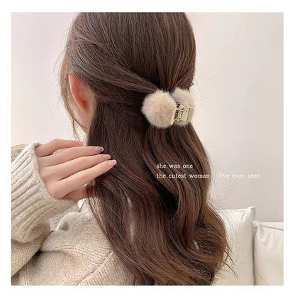 Elegant Plush Hair Claw for High Ponytails