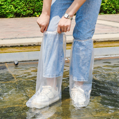 Protective shoe cover for outdoor use